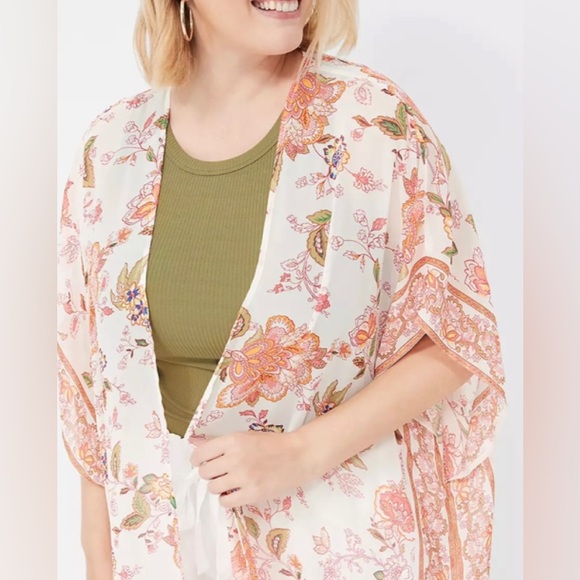 $50 EUC One size Plus fits 1x-6x
Lane Bryant Maxi Chiffon Overpiece - Picture 4 of 11